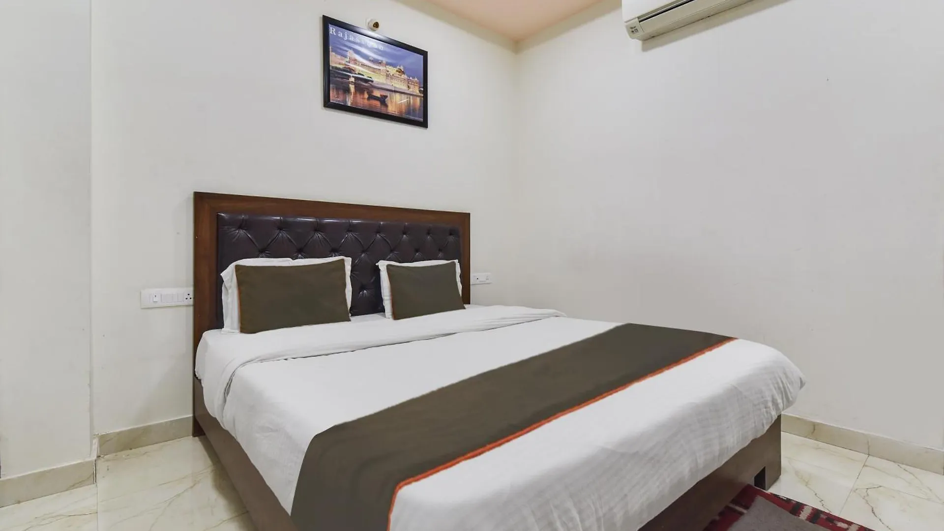 Super Hotel O Ratnam Palace Udaipur 4*,  Hindistan